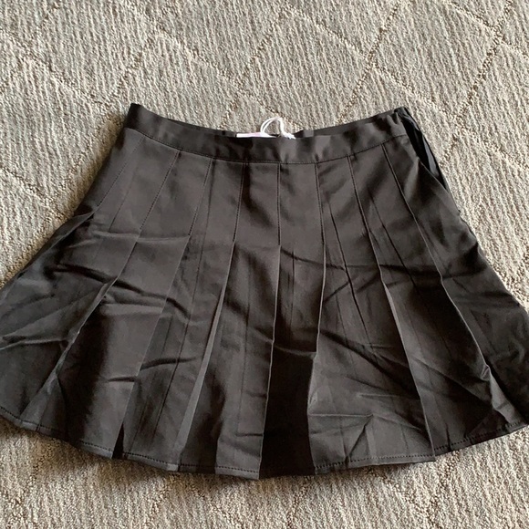 Verge Girl black pleated skirt - Picture 2 of 3